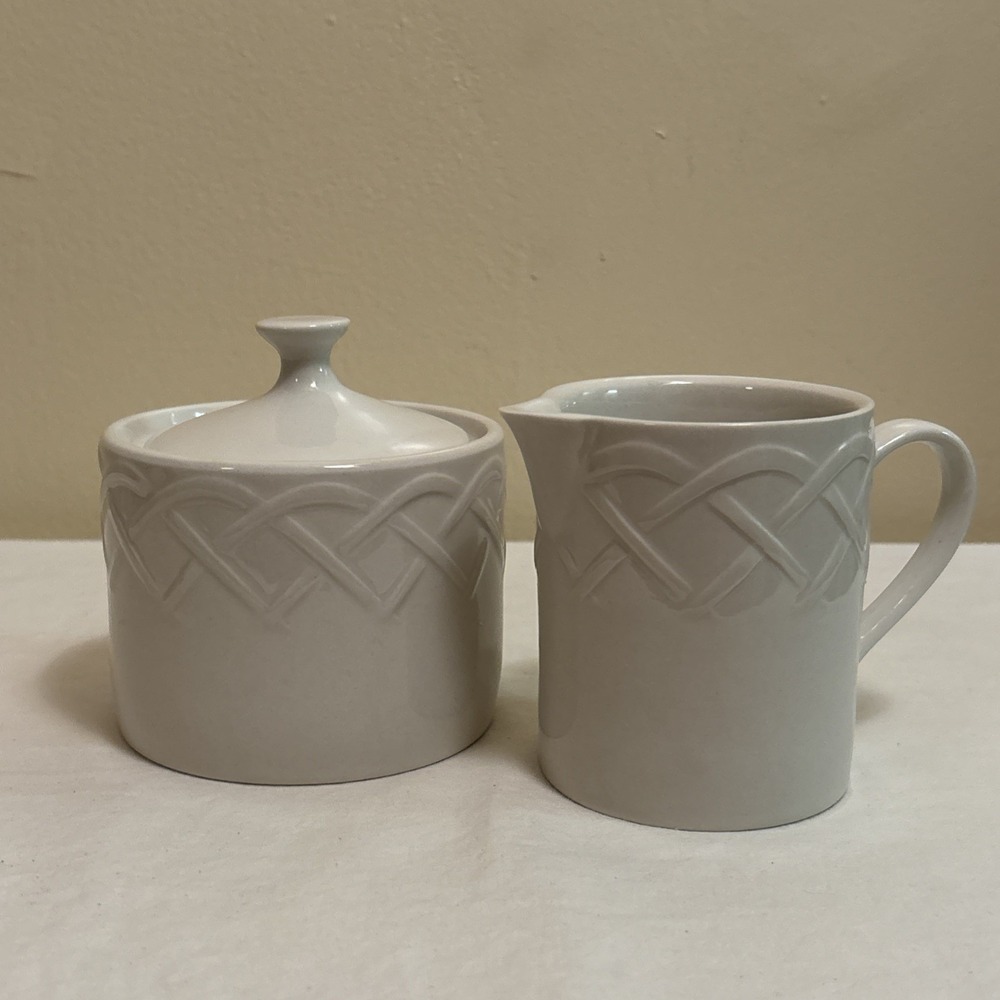 Oneida Picnic Pattern White Stoneware Creamer and Sugar Bowl with Lid Set